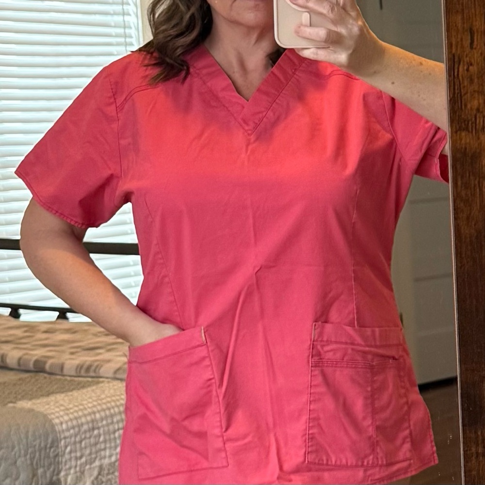 Size Large Wonder Flex by Wink scrub top.